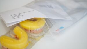 Folienverpackungen von Pohl – praktische und hygienische Helfer in Arztpraxen und Laboren.